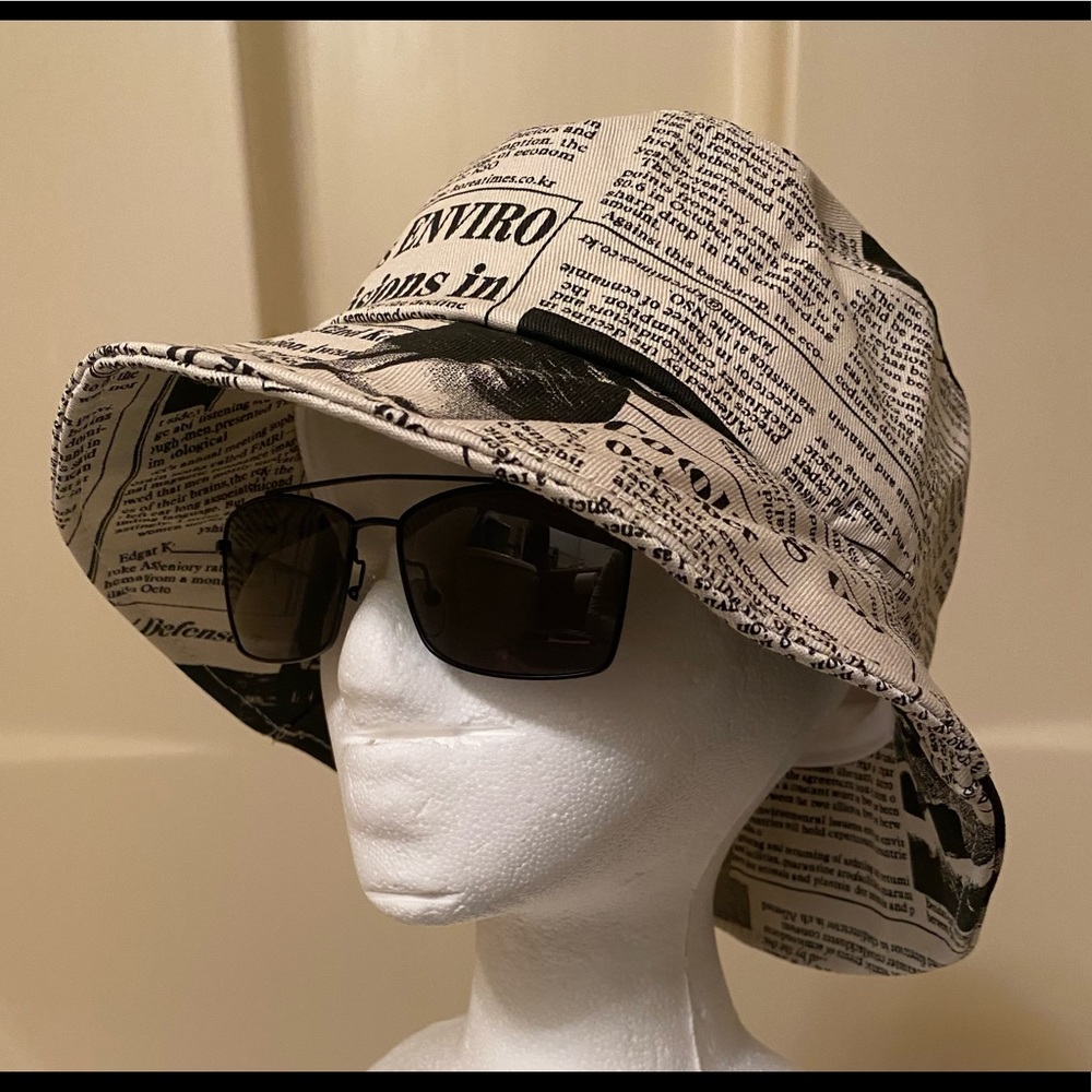 A brand new without tag newsletter bucket hat size Small-Medium